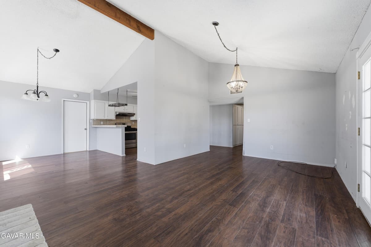 9237 Butternut Avenue — photo 3