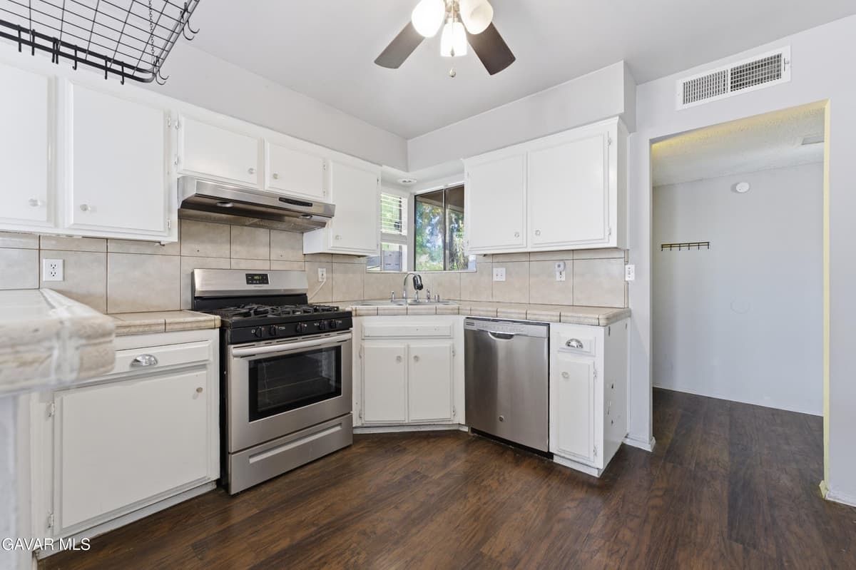 9237 Butternut Avenue — photo 4