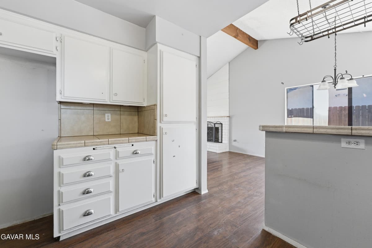 9237 Butternut Avenue — photo 5