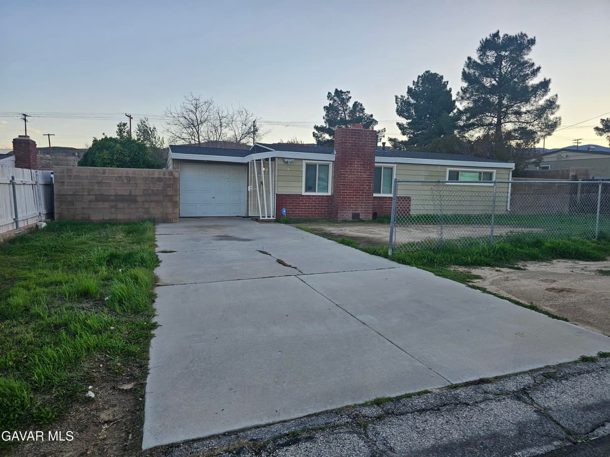 1132 W Ave P-14