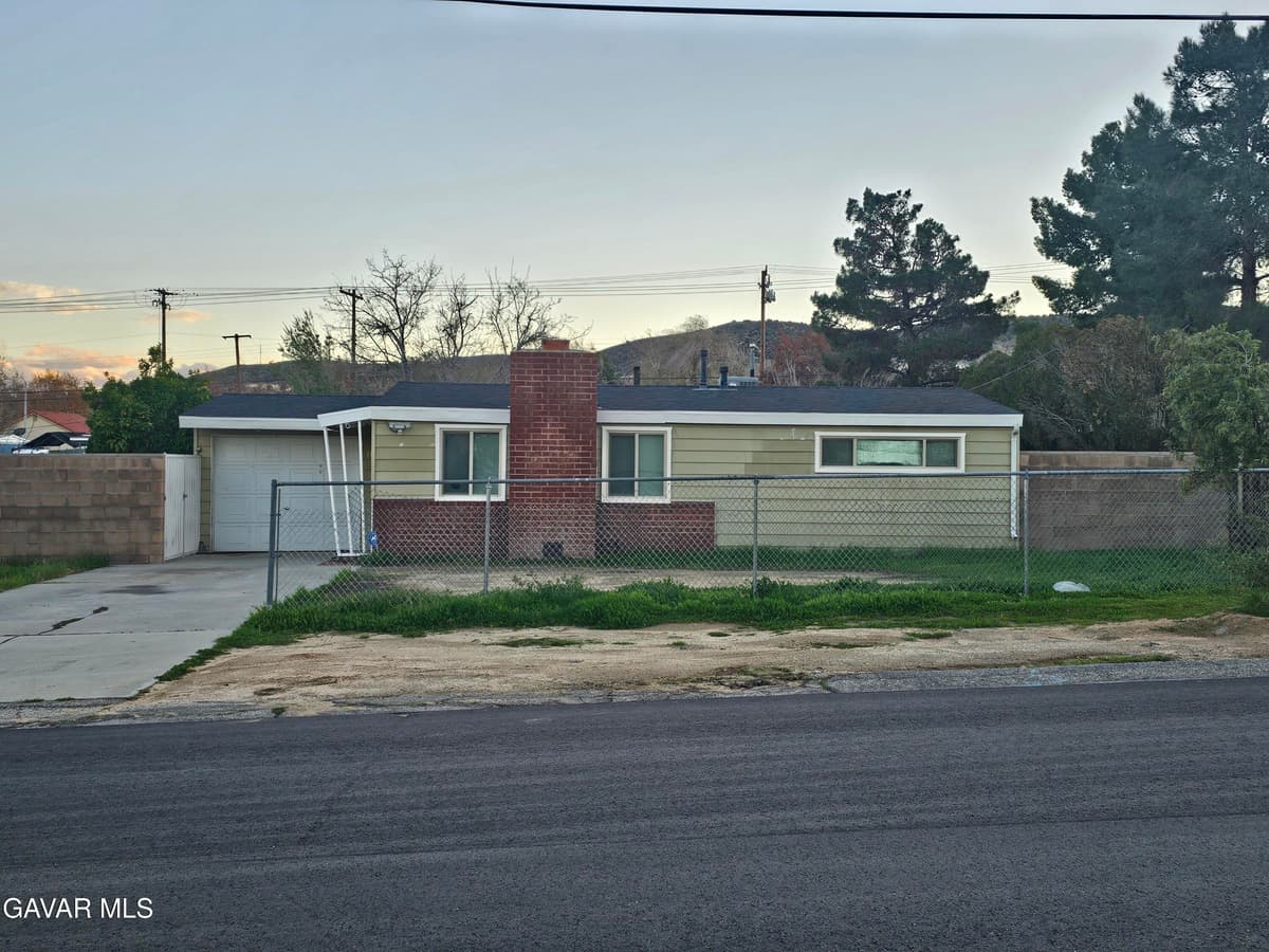 1132 W Ave P-14 — photo 3