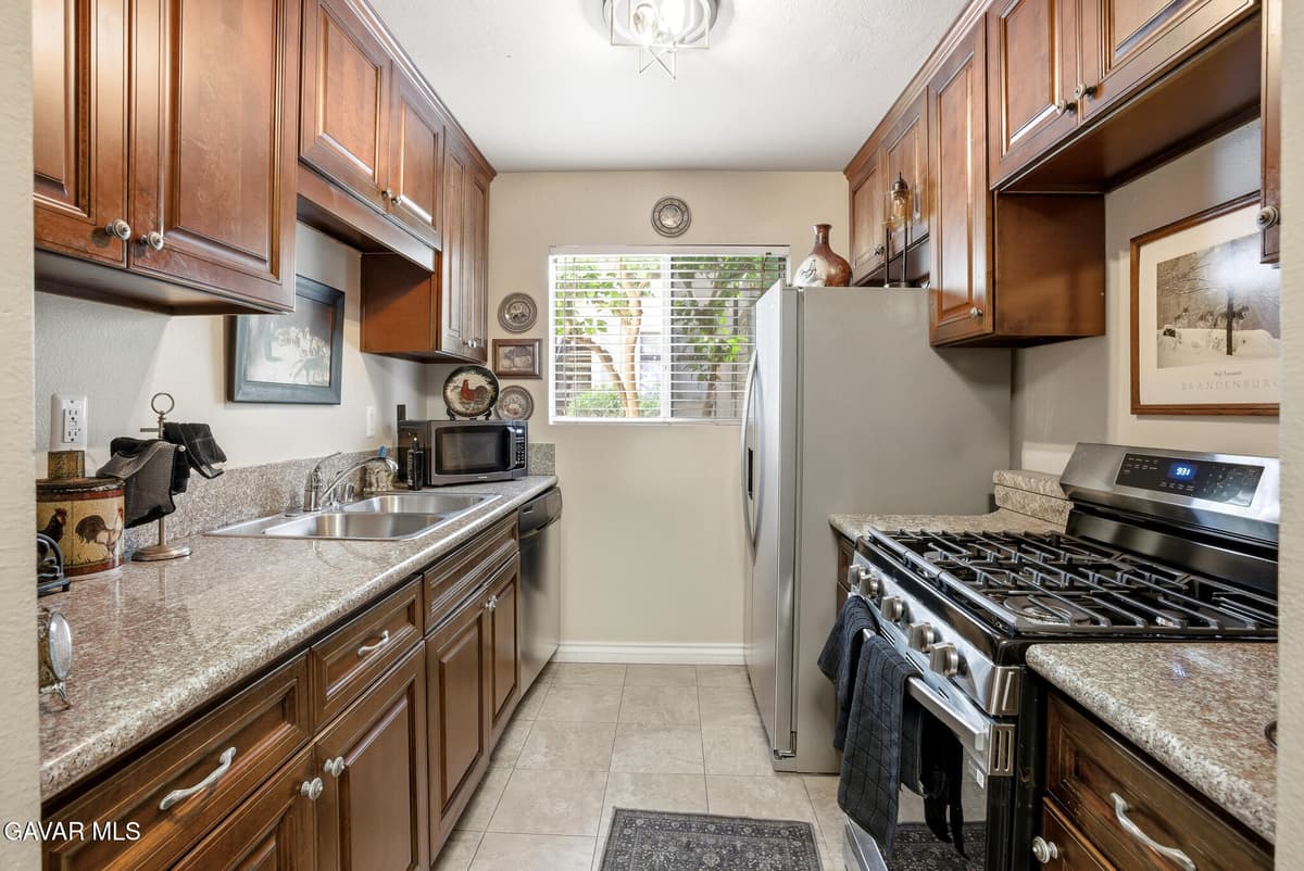13080 Dronfield Avenue — photo 8