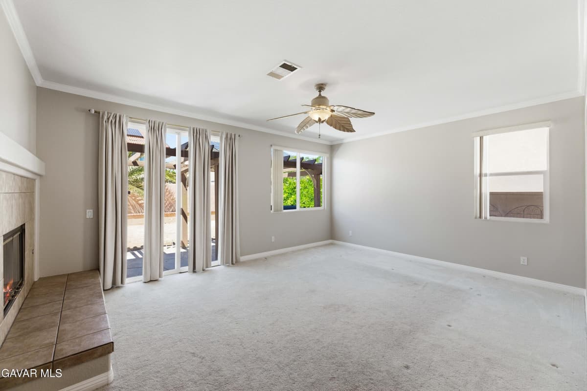 4613 W Avenue J13 — photo 7