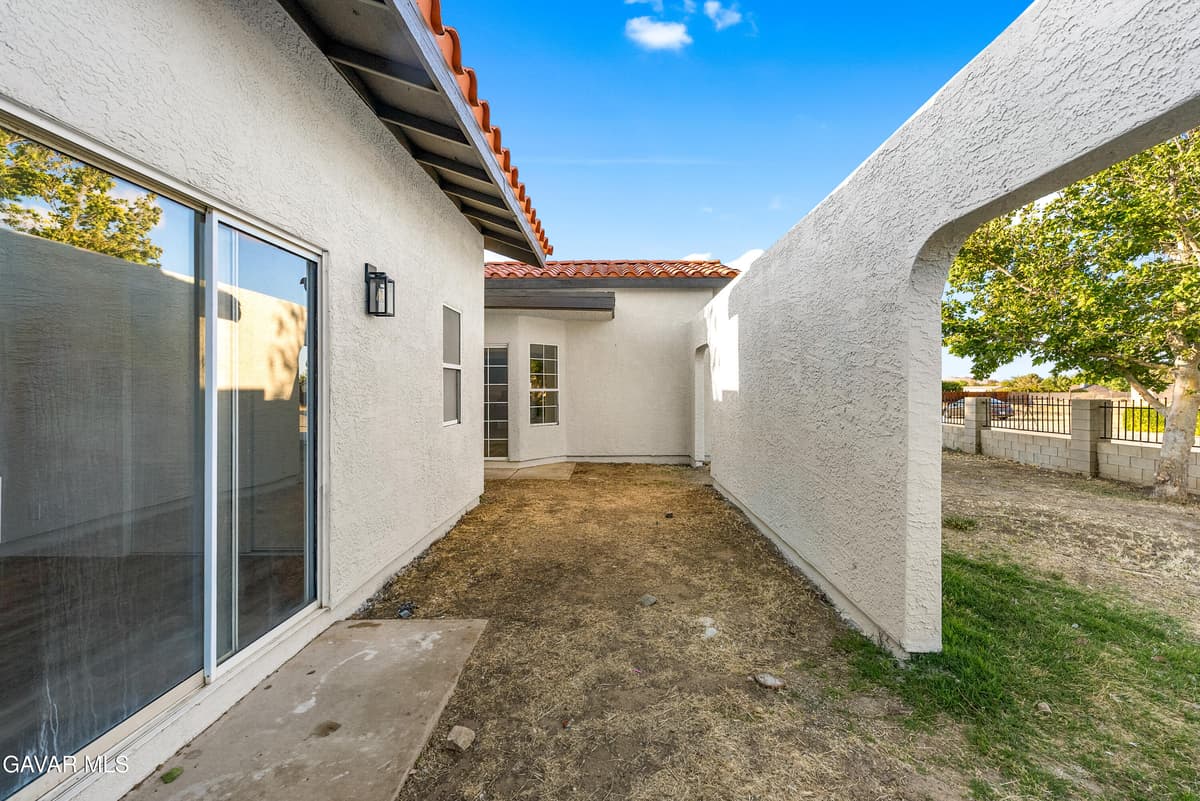 40251 Fieldspring Street — photo 8
