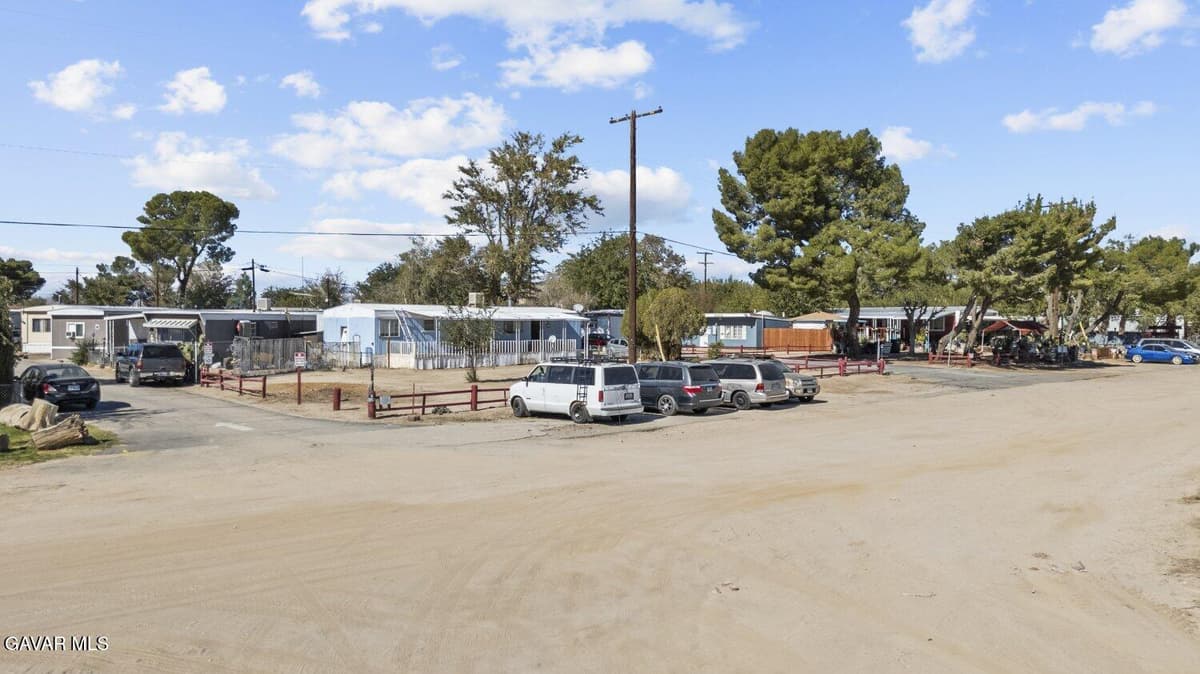 1258 W Rosamond Boulevard — photo 3