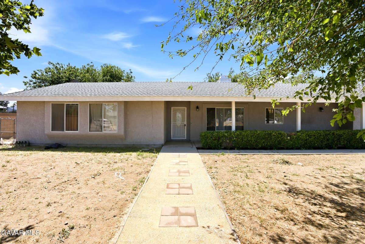 10344 E Avenue R 10
