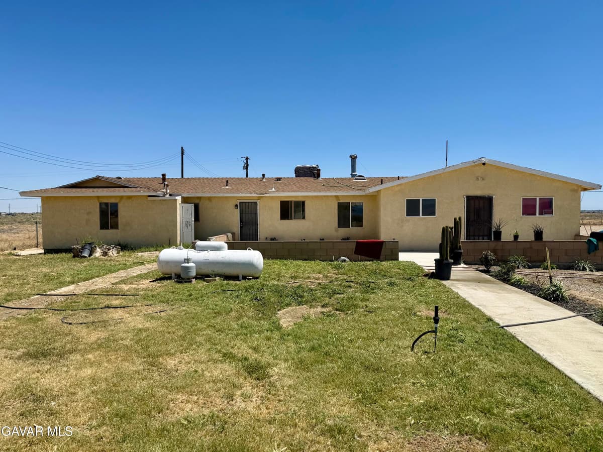 45731 W 48th Street
