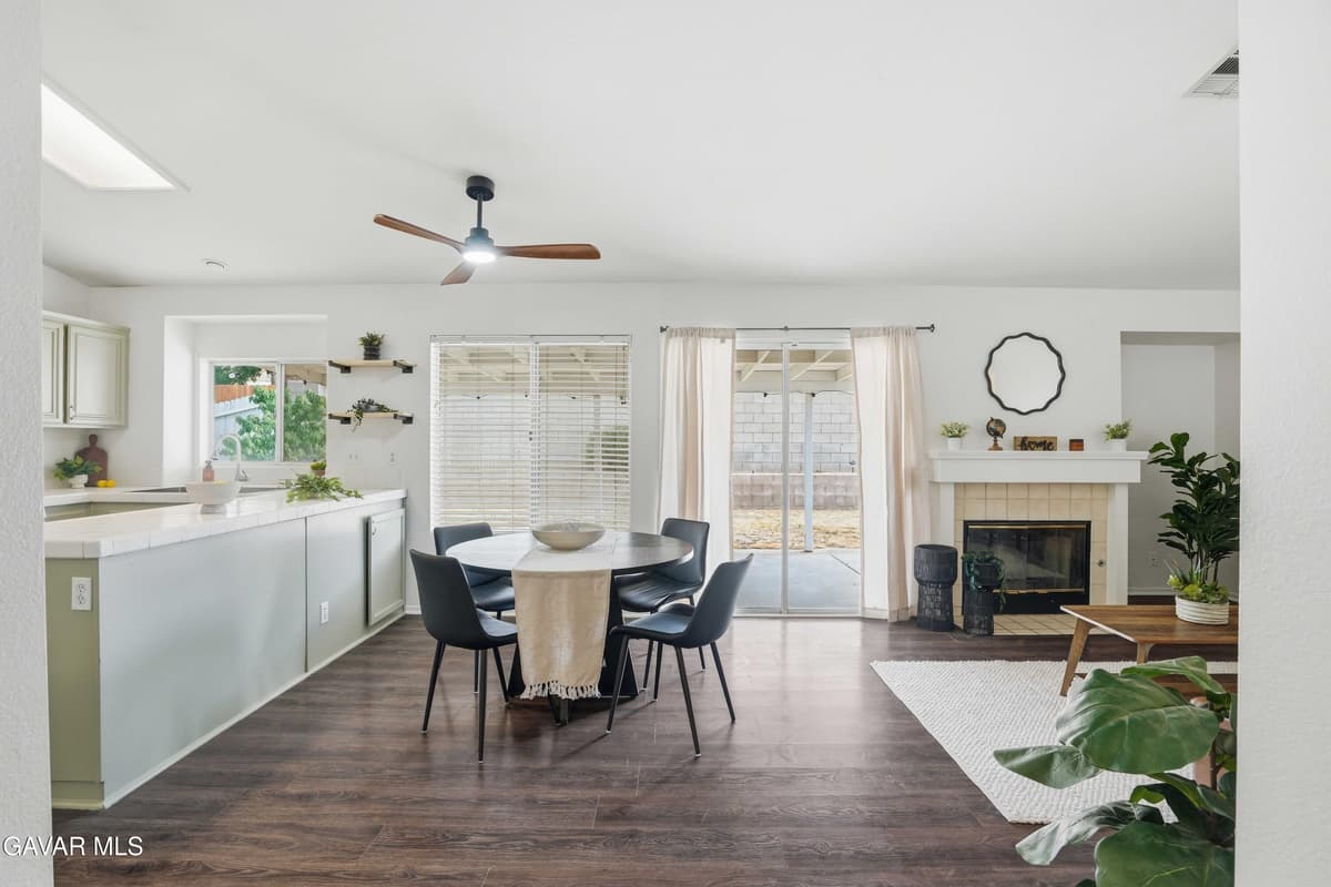 5854 Madrid Court — photo 3