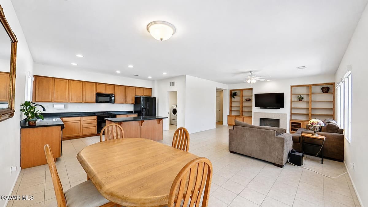 41630 Port Avenue — photo 3