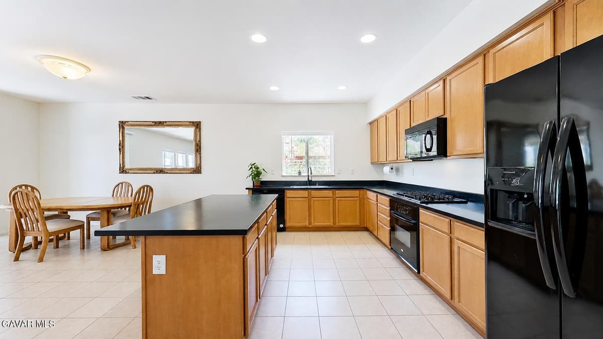 41630 Port Avenue — photo 4