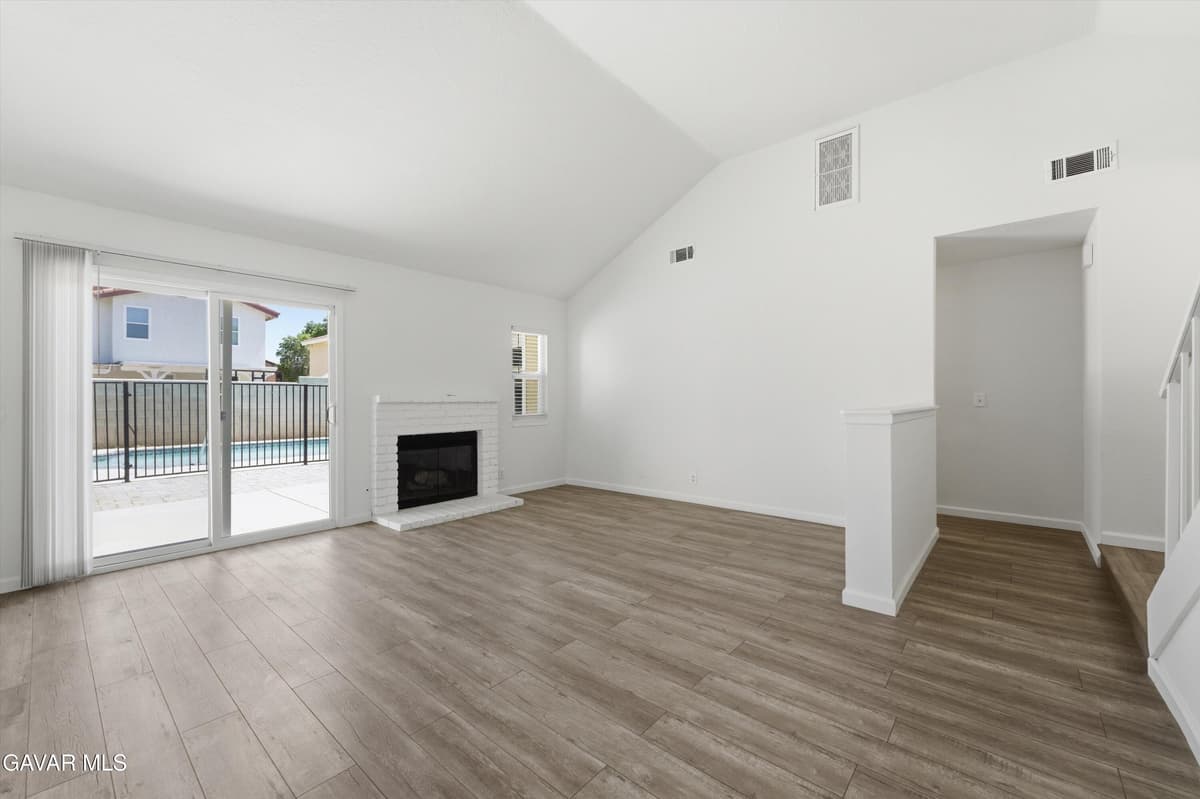 44148 Dahlia Street — photo 6