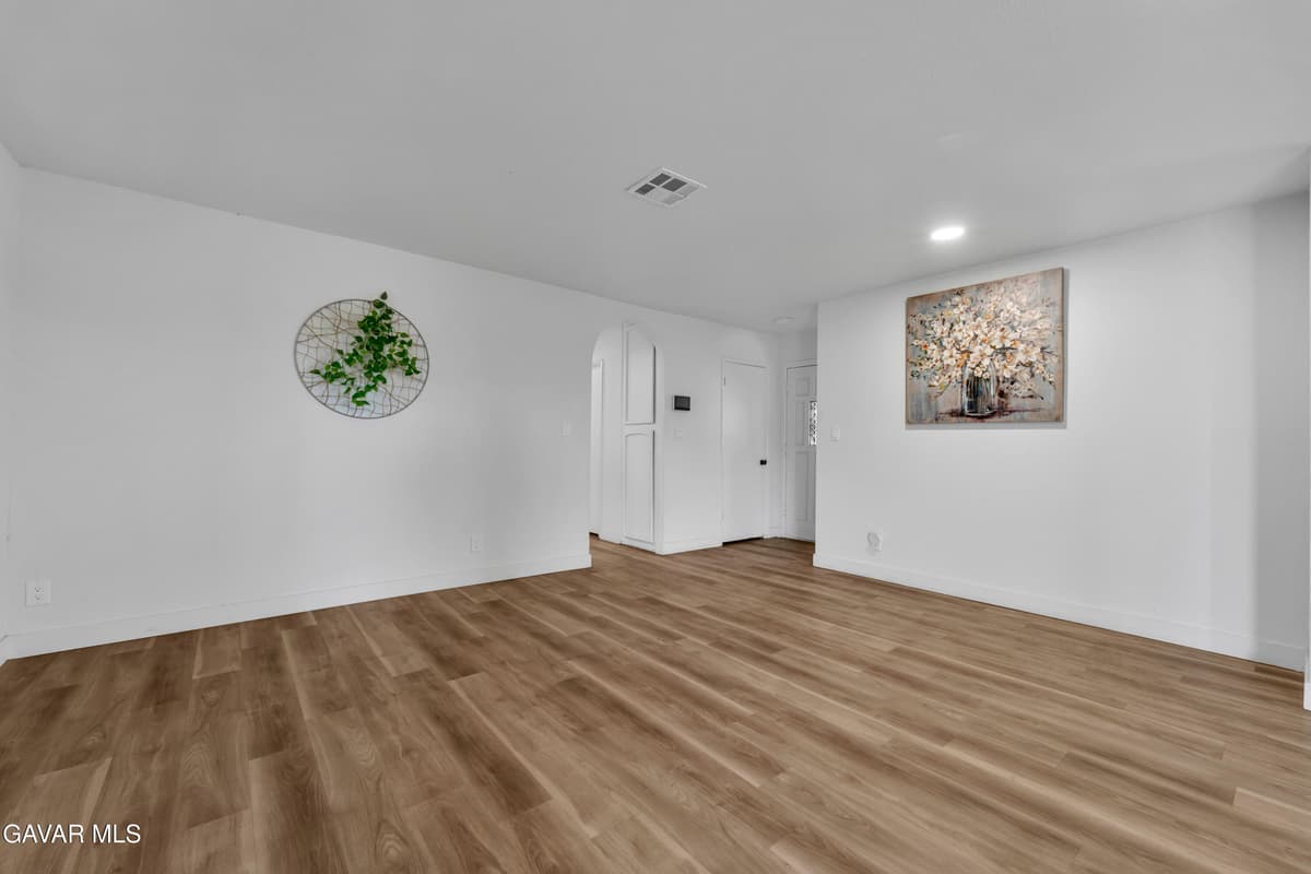 7648 Jimson Avenue — photo 6