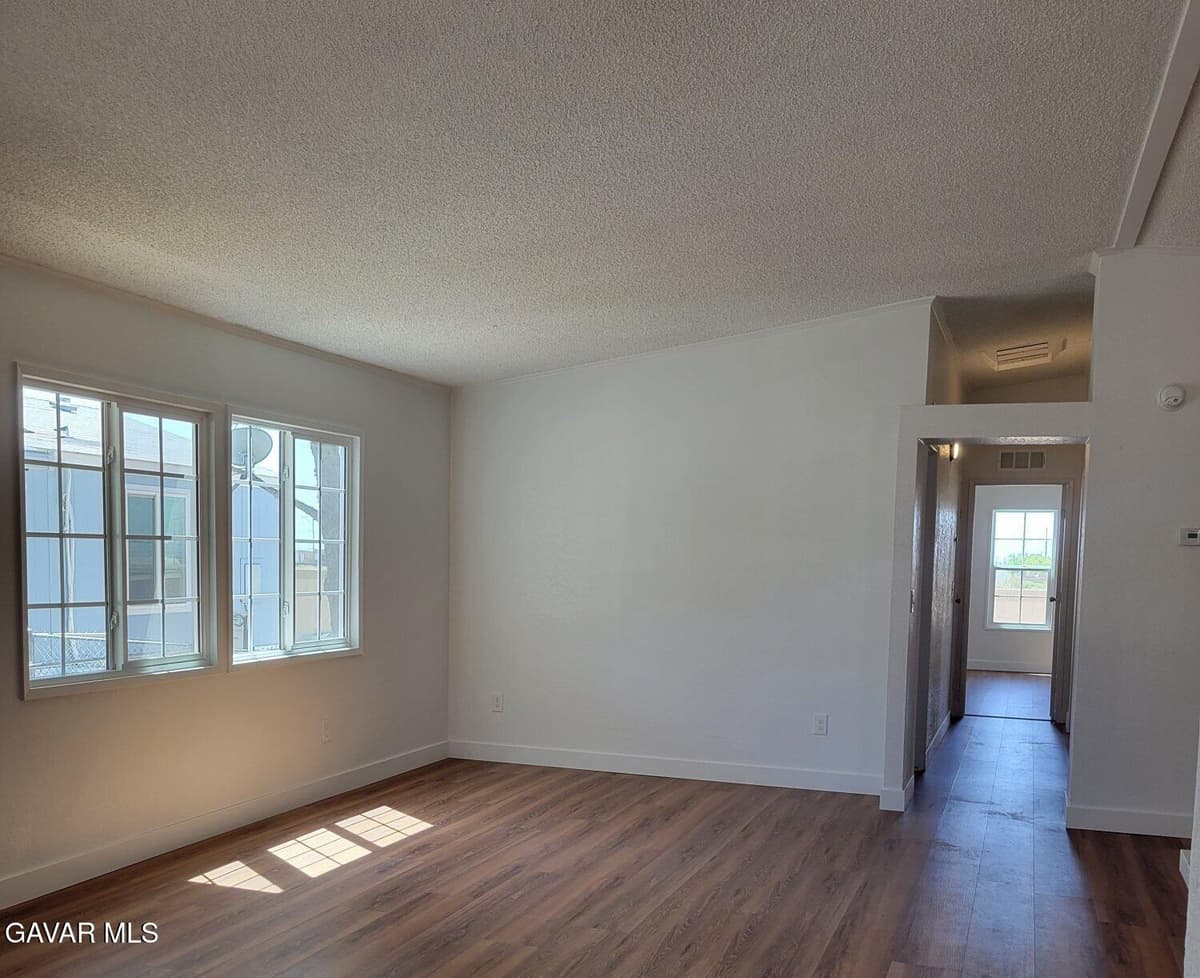 3303 Sierra Highway — photo 5