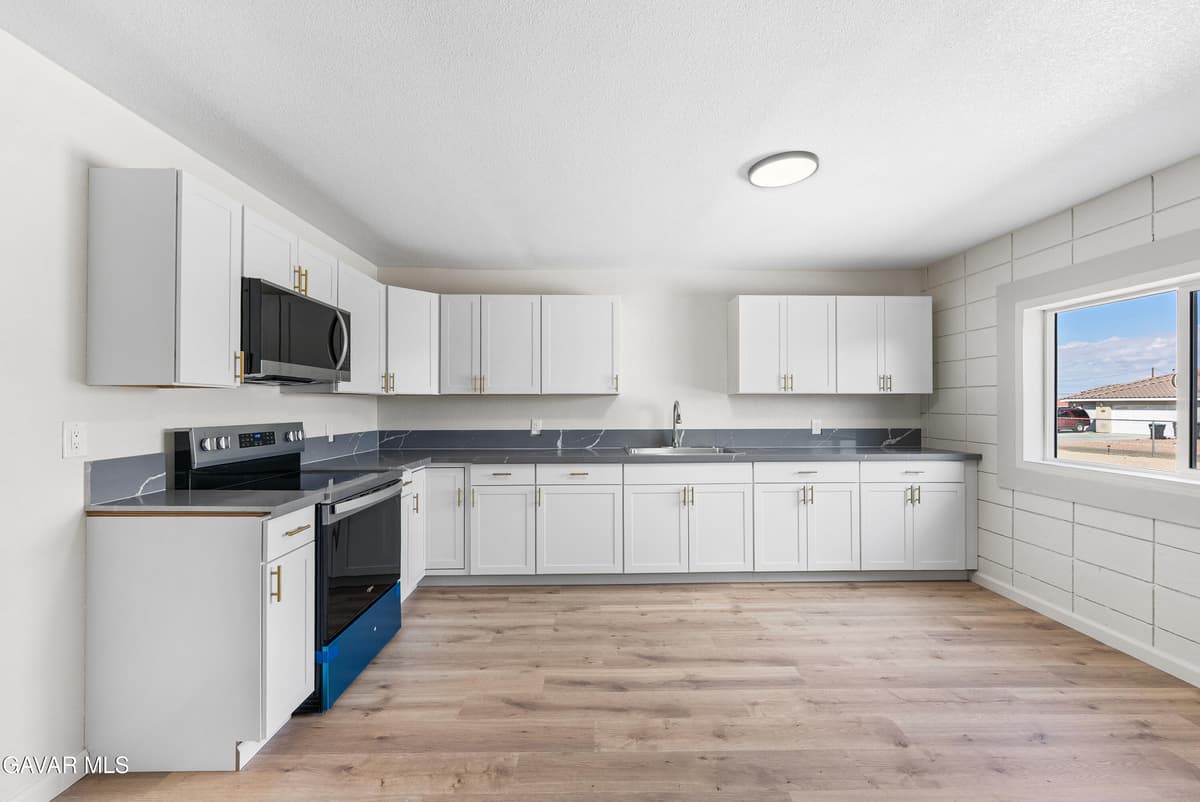 21739 Bancroft Drive — photo 8