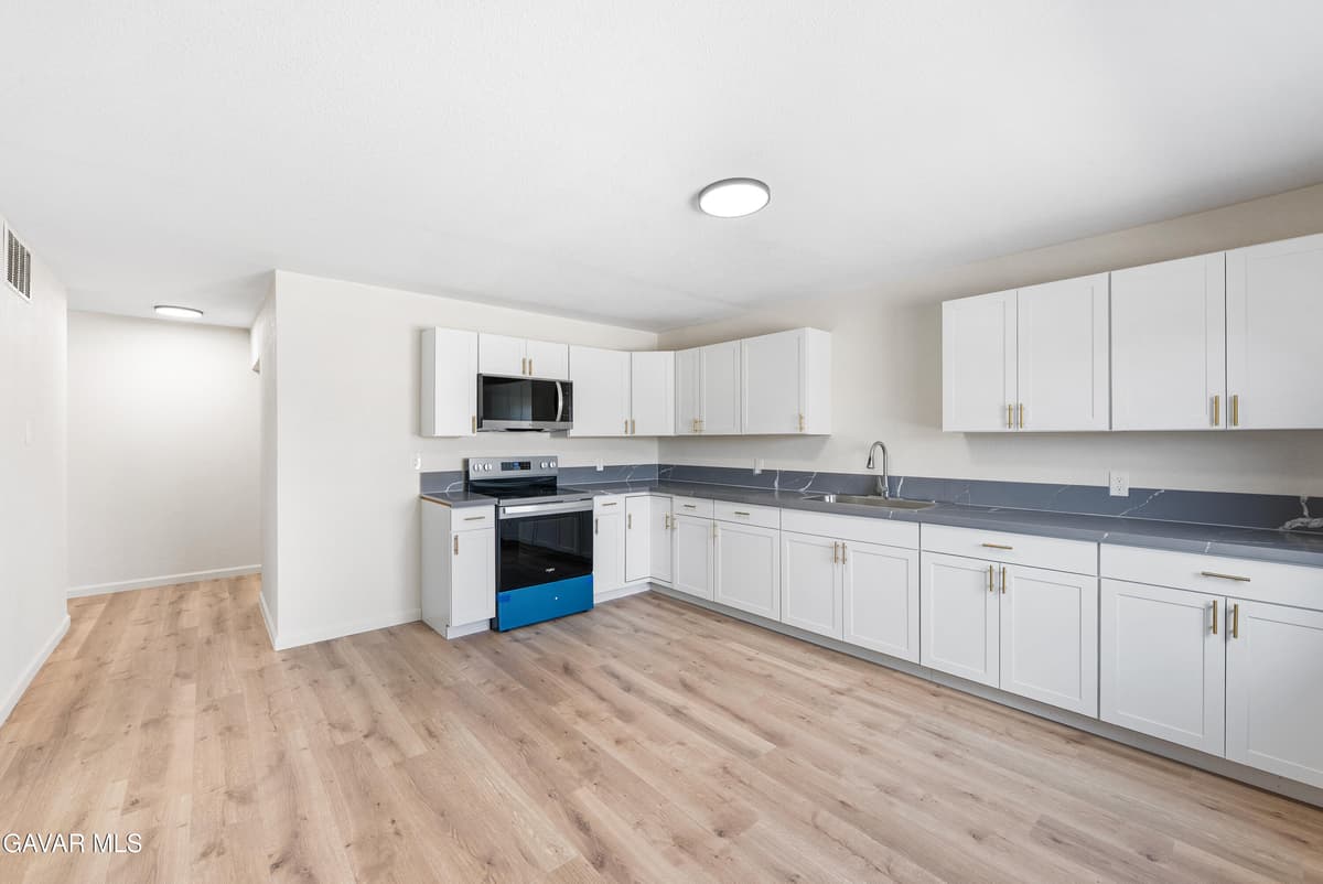 21739 Bancroft Drive — photo 7