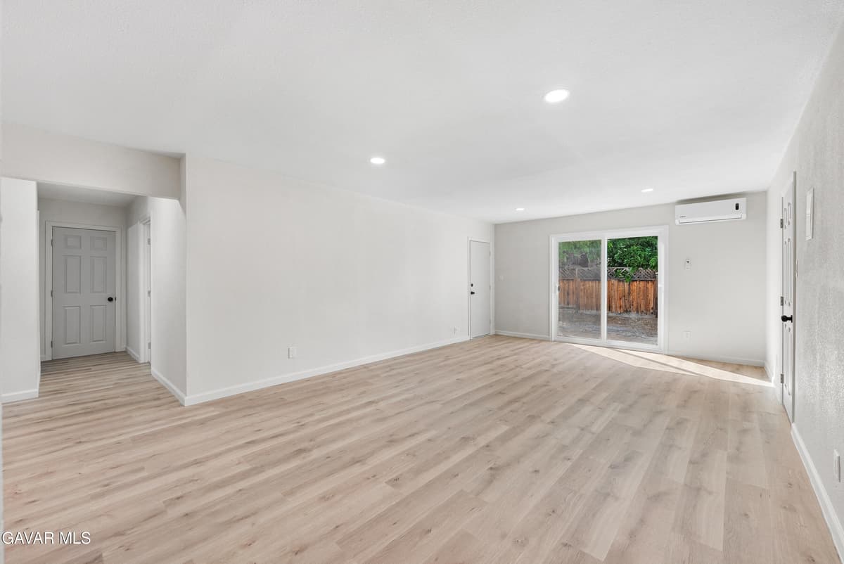21739 Bancroft Drive — photo 3