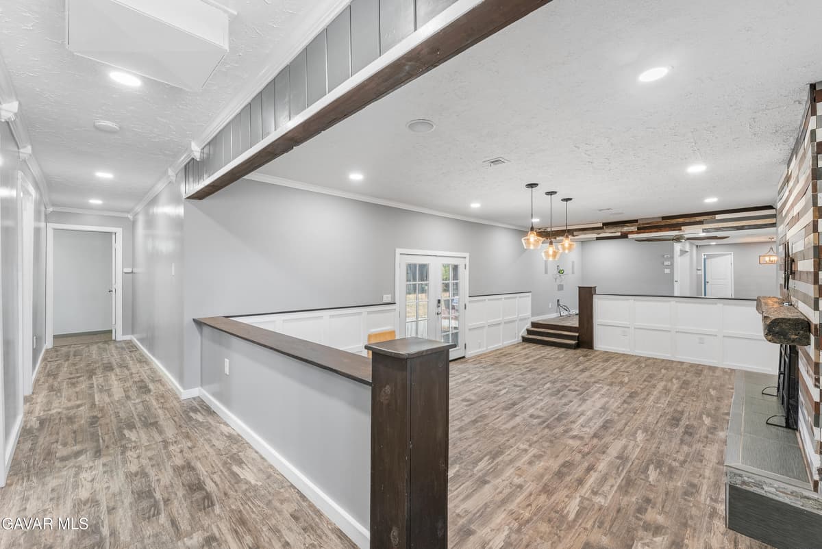 16788 Glendower Avenue — photo 4