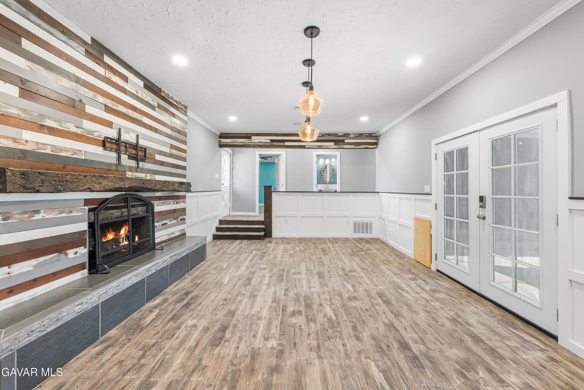 16788 Glendower Avenue — photo 7