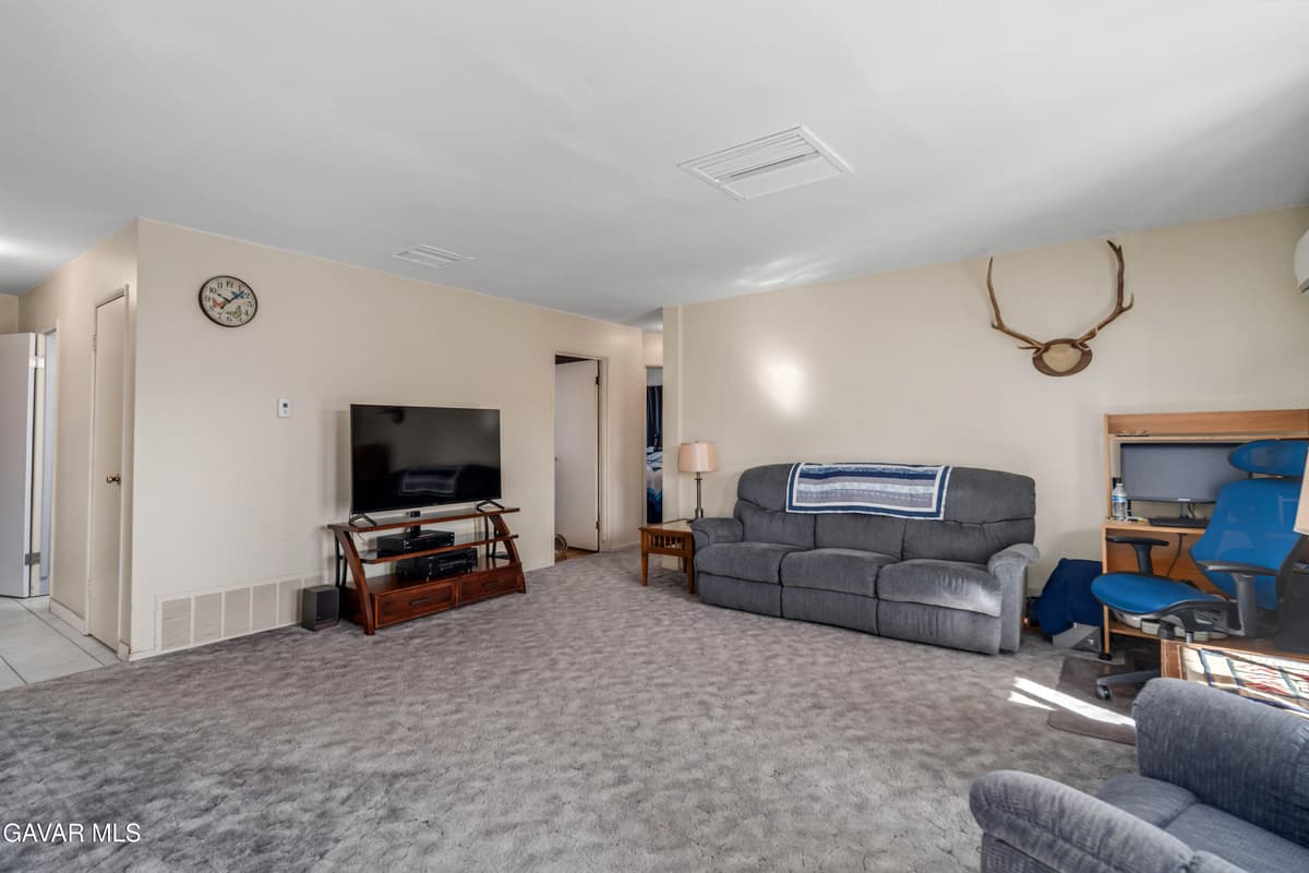 702 W Avenue H9 — photo 5