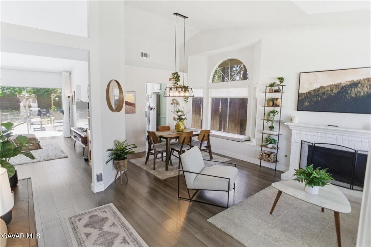 37115 Zinnia Street — photo 3