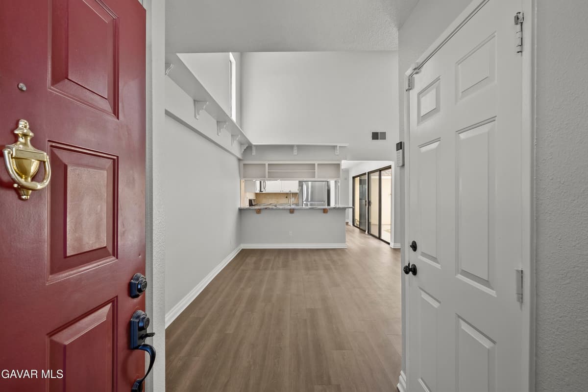 43334 W 32nd Street — photo 3
