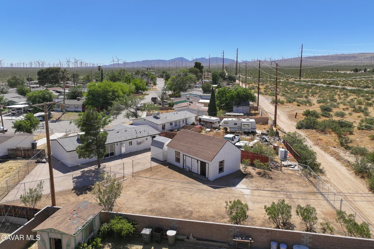 15992 Lawrence Drive — photo 5