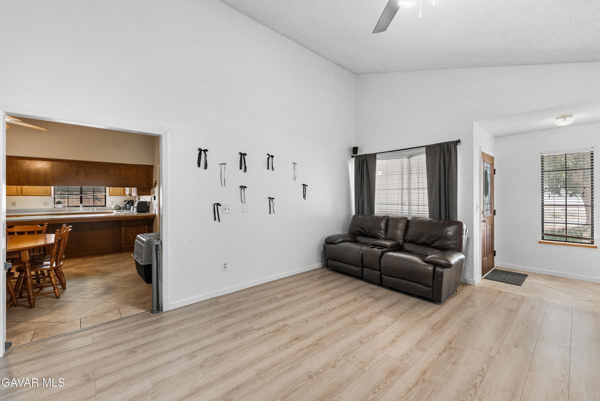 10349 Redwood Boulevard — photo 8