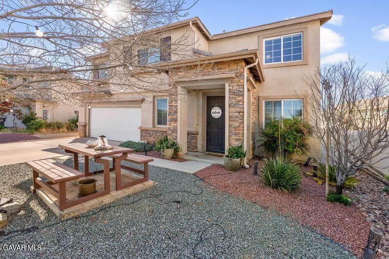 2415 Foxtail Drive — photo 2