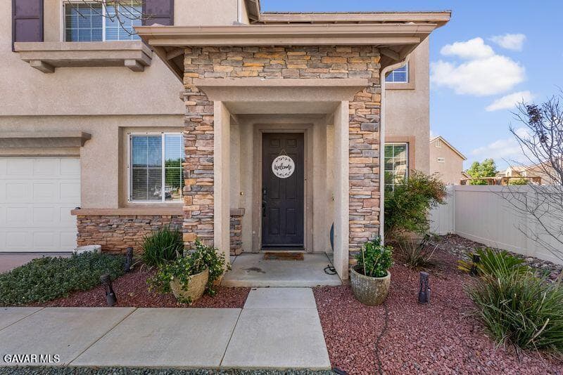 2415 Foxtail Drive — photo 3