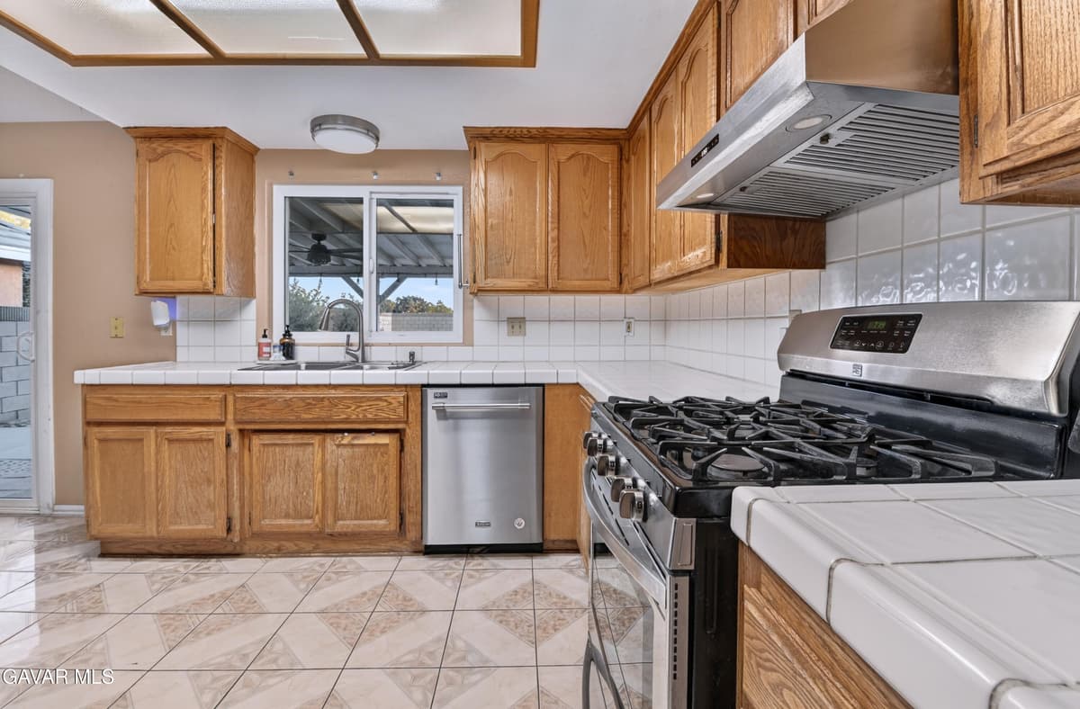 834 E Avenue J6 — photo 6