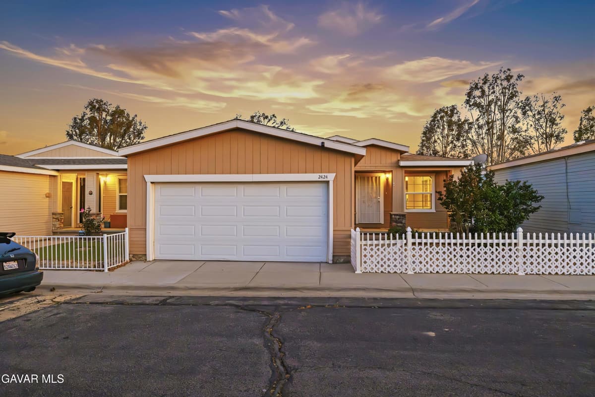 Property photo — photo 2