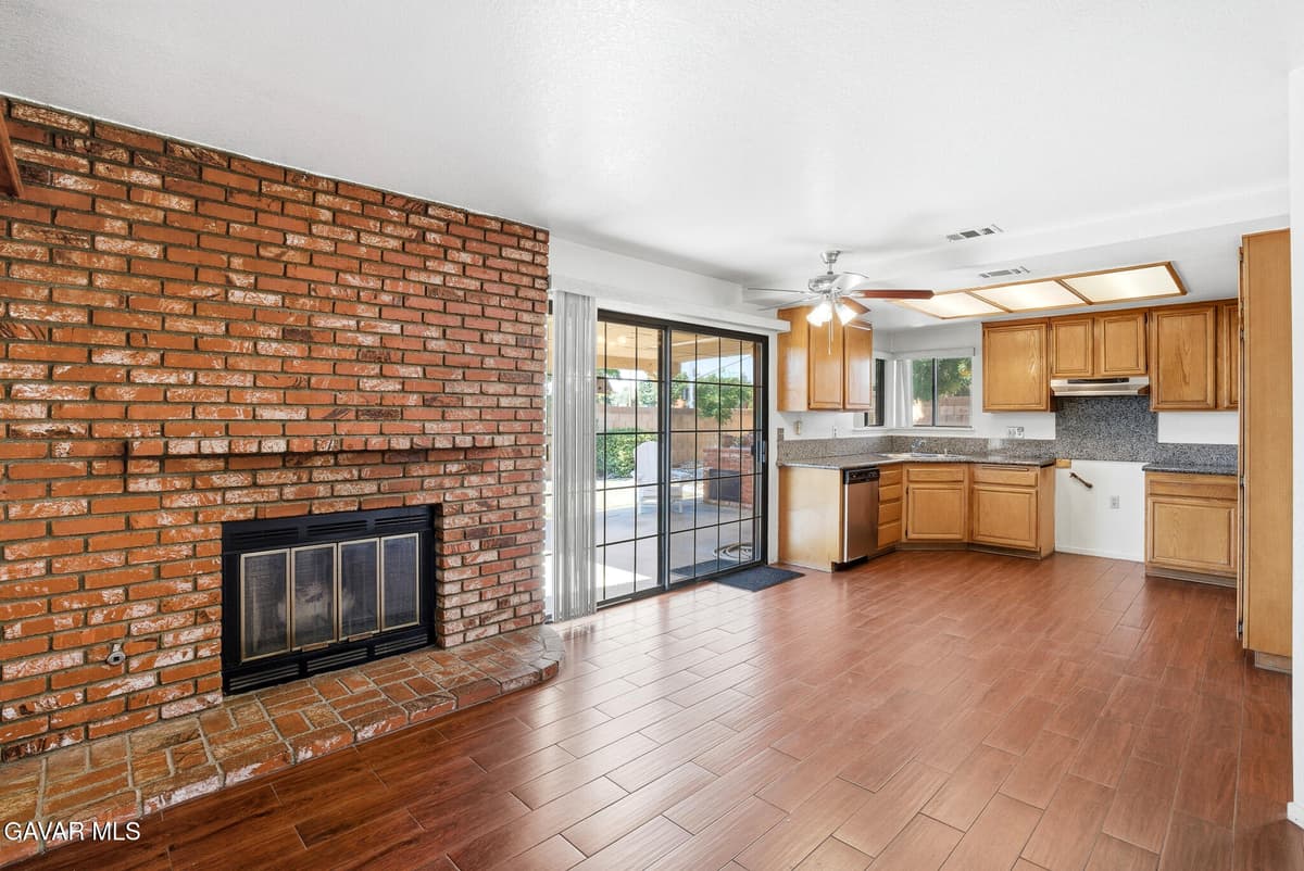 4722 Pacifica Avenue — photo 7