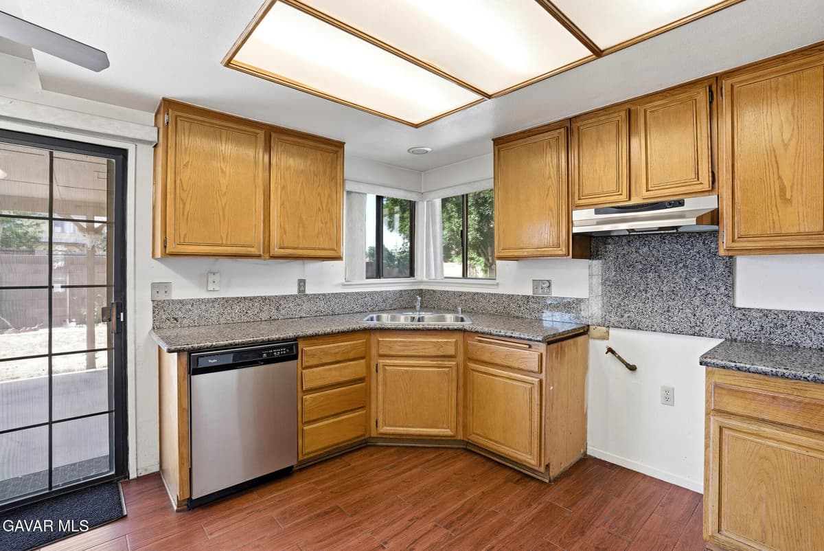 4722 Pacifica Avenue — photo 6