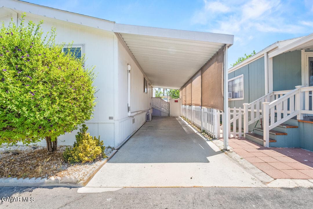 18145 Soledad Canyon — photo 2