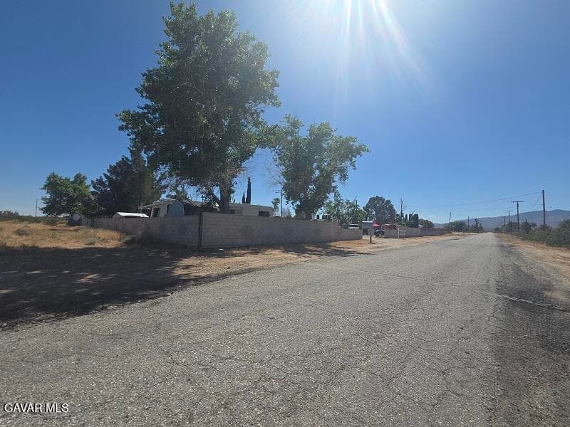 900 Fristad Street — photo 2