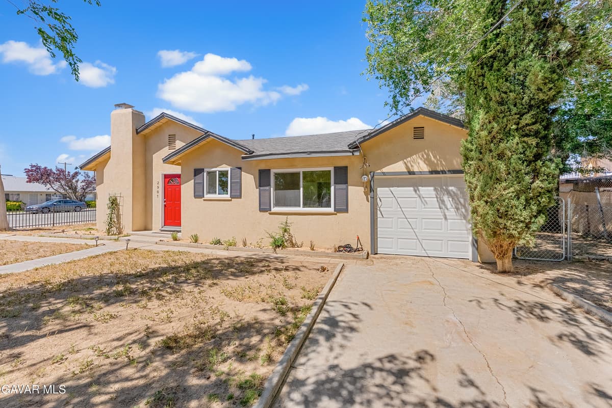 2901 Desert Street — photo 3