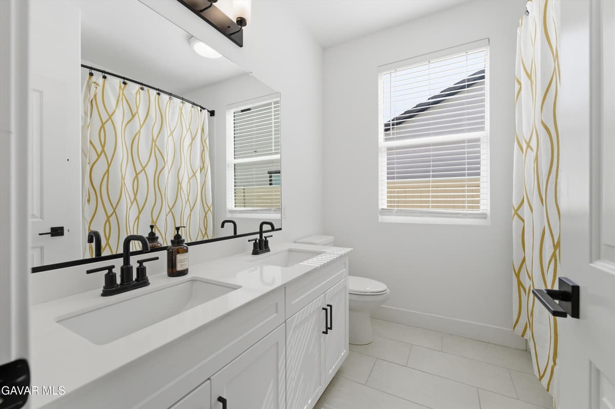 212 Artina Court — photo 7