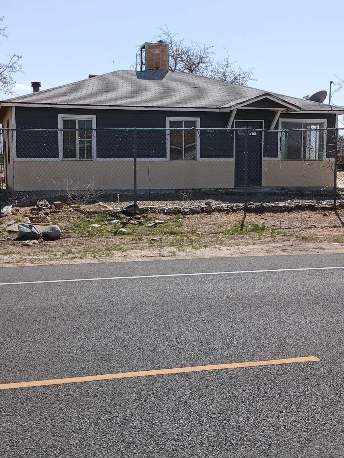 11028 E Avenue R — photo 2