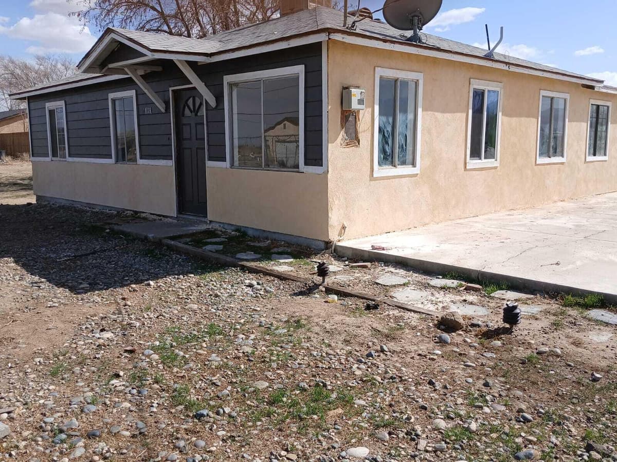 11028 E Avenue R — photo 4