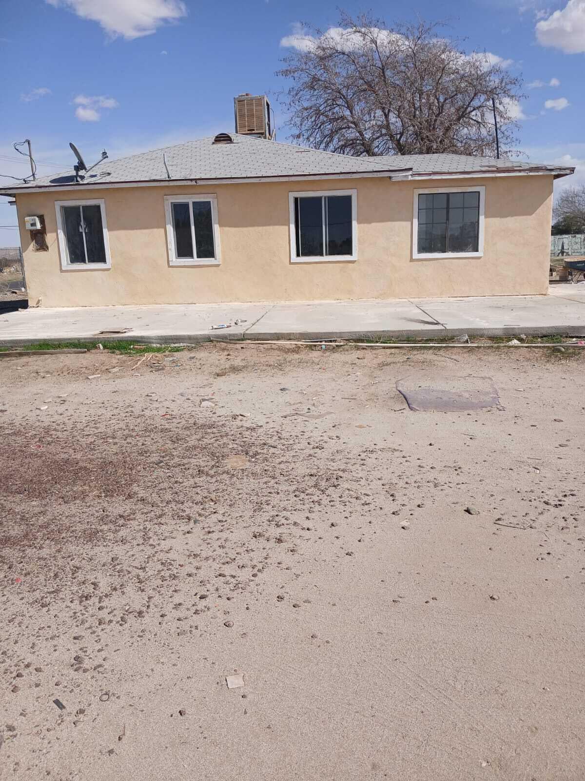 11028 E Avenue R — photo 7