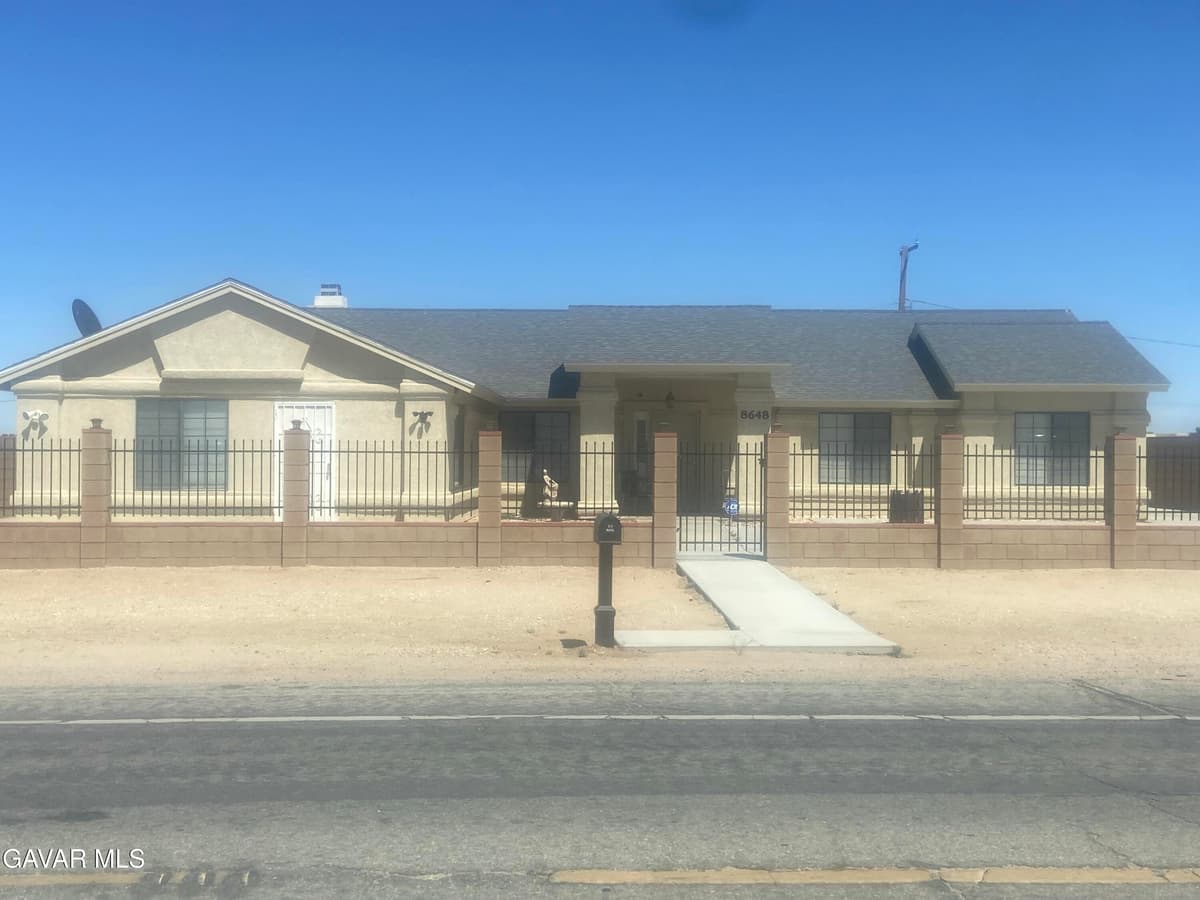 8648 N Loop Boulevard