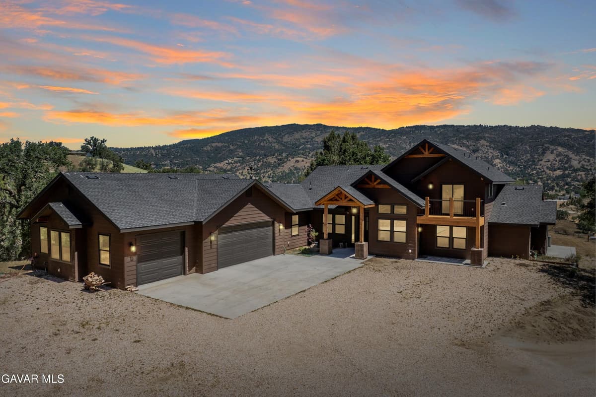 28460 Ridgeview Court