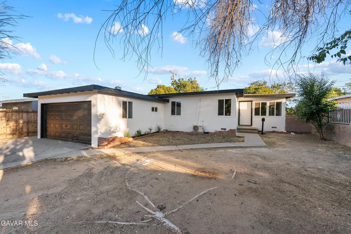 1814 E Avenue Q-11