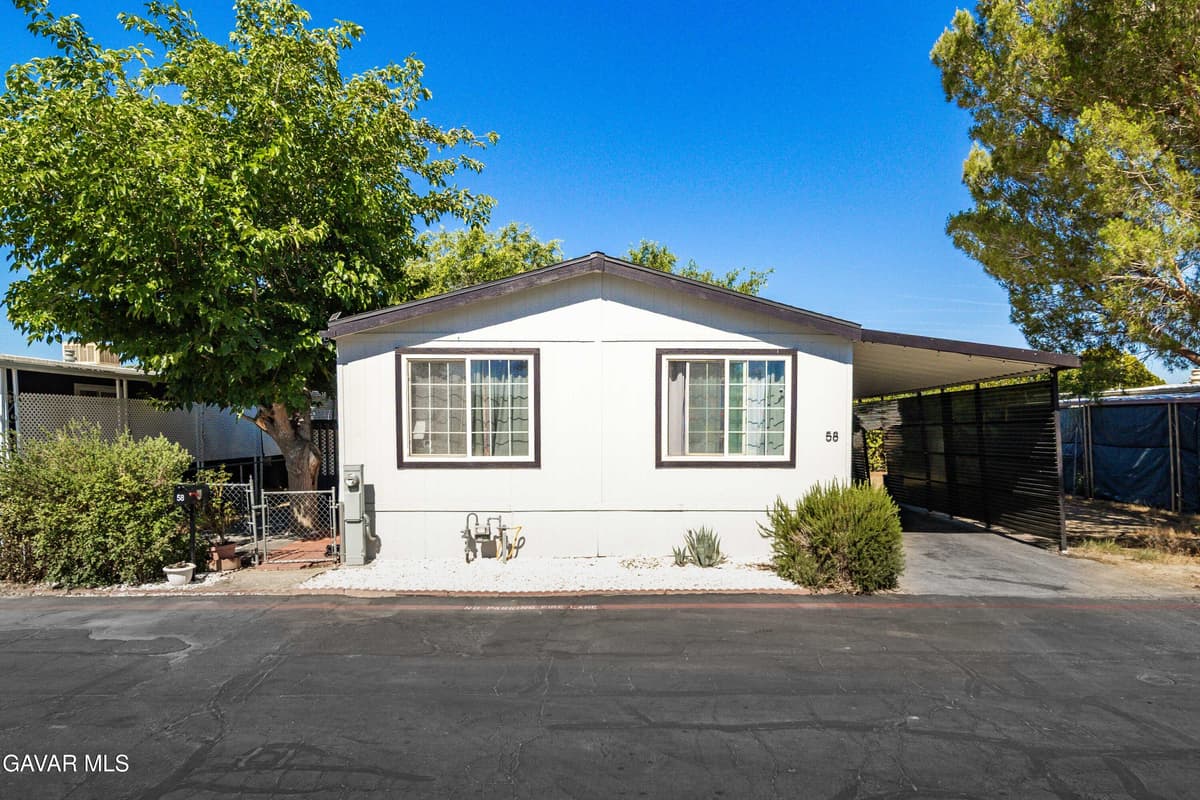 3753 E Avenue I
