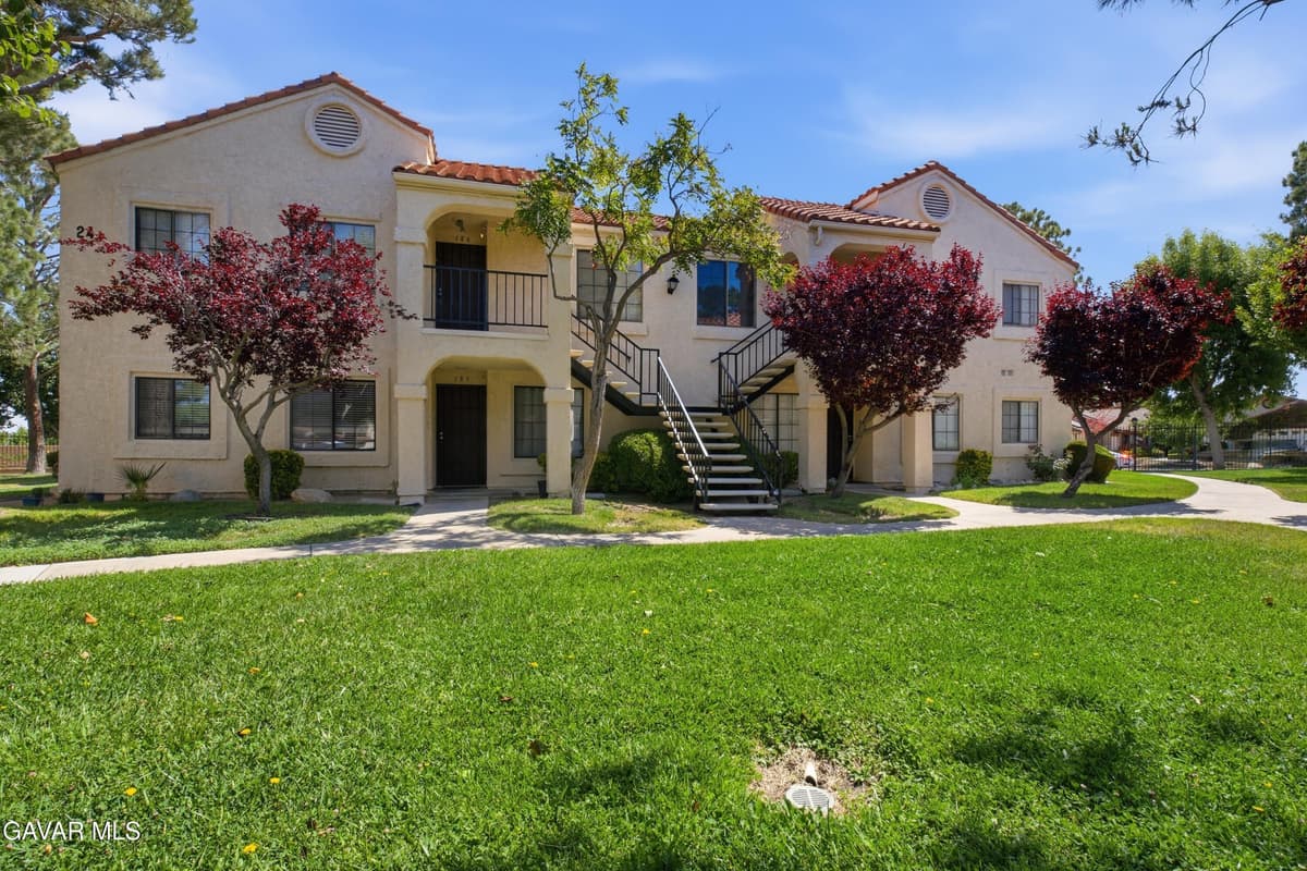 2554 Olive Drive