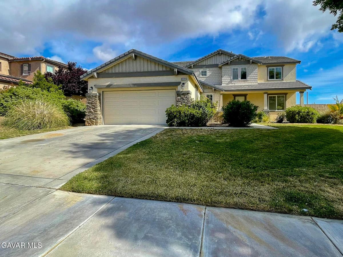 6727 Miramar Lane
