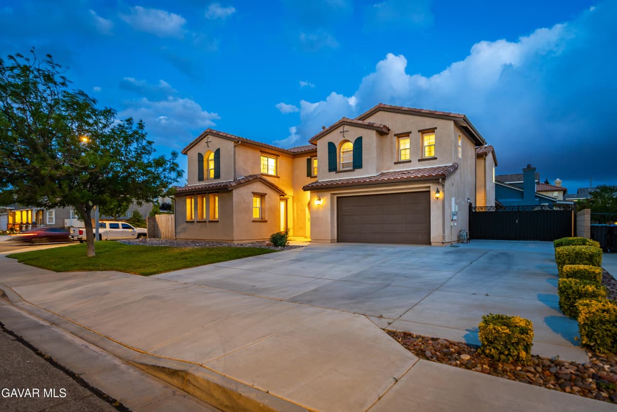 5816 W Avenue K-14
