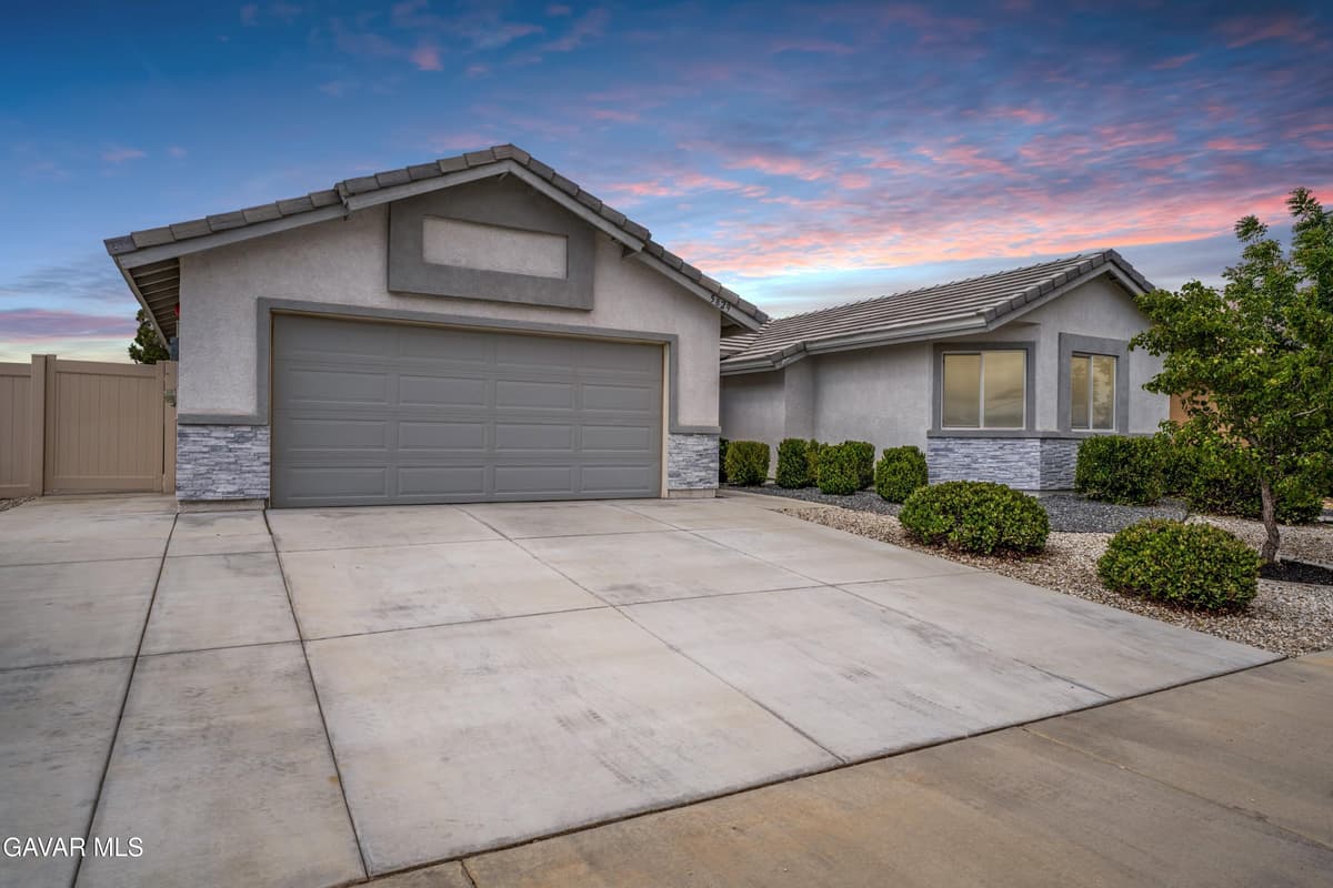 5829 Vahan Court