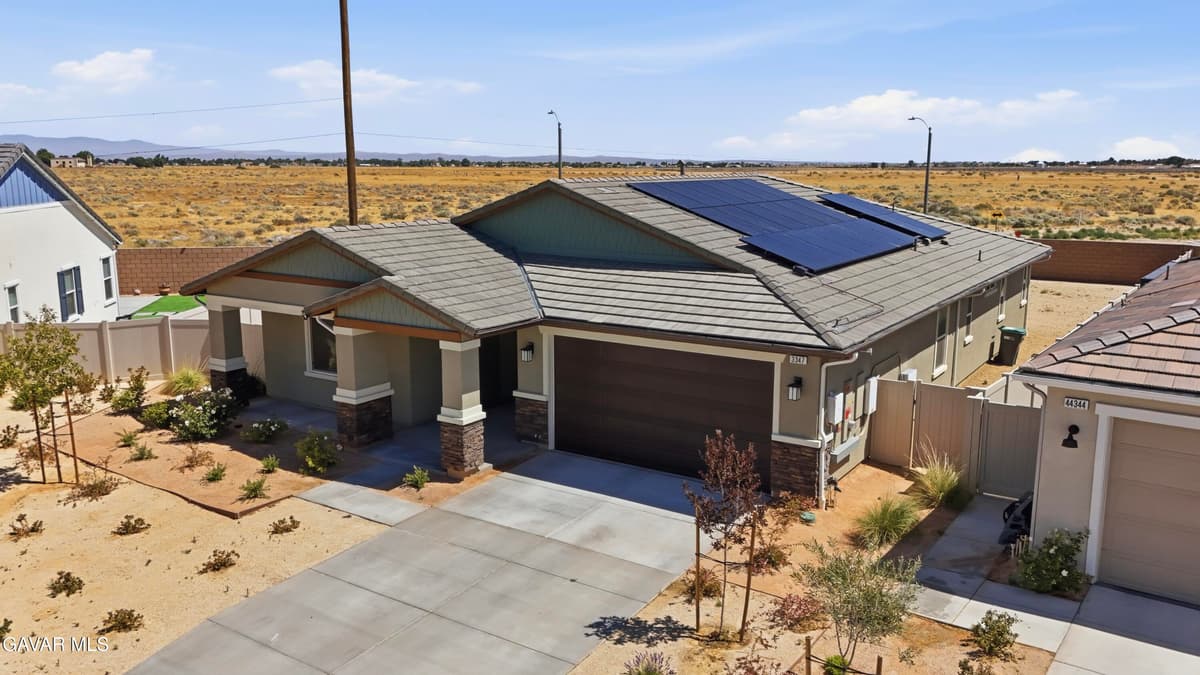 3347 Emerald Lane