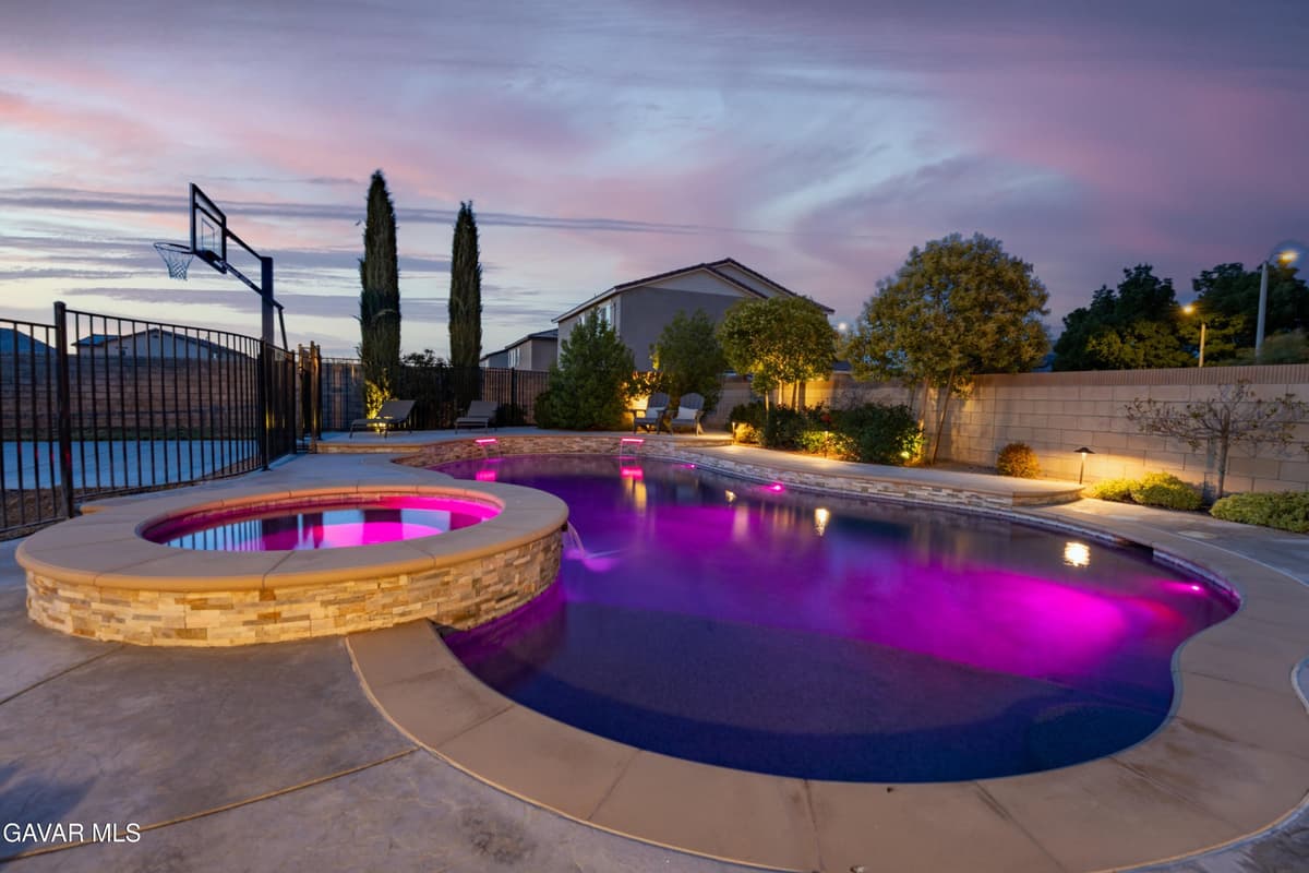 4209 W Avenue J-7